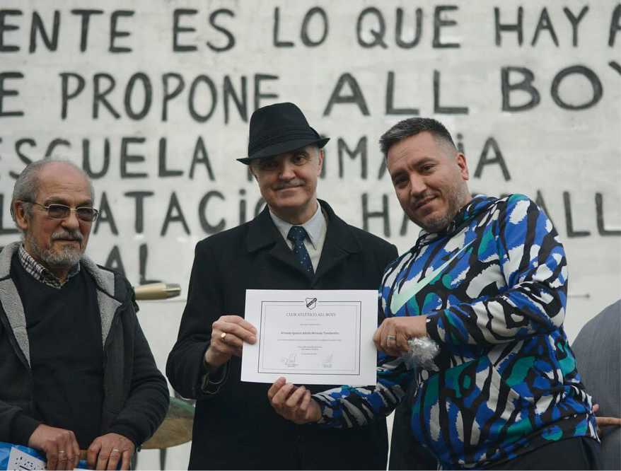 El artista plástico Beto Paez junto al Profesor Arnaldo Miranda y Fernando Moya