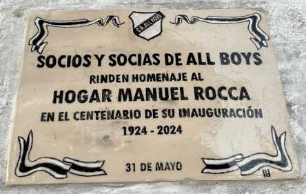 Placa por el centenario de la inauguración del Hogar Rocca